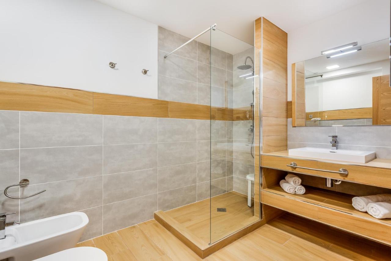 New 1 Bedroom Apartement On The Sea In Marbella. Dış mekan fotoğraf